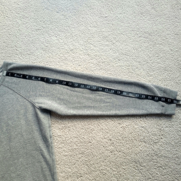 American Eagle Christmas Sweatshirt Soft and Comfy Size XL - Picture 6 of 8